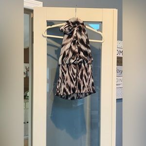 🤎🤍🌹Neutral Patterned Halter Rose Top